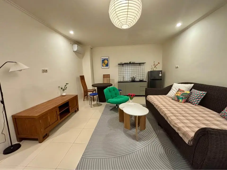 1-Bedroom Guest House with Cozy Living Area – Kerobokan Bali