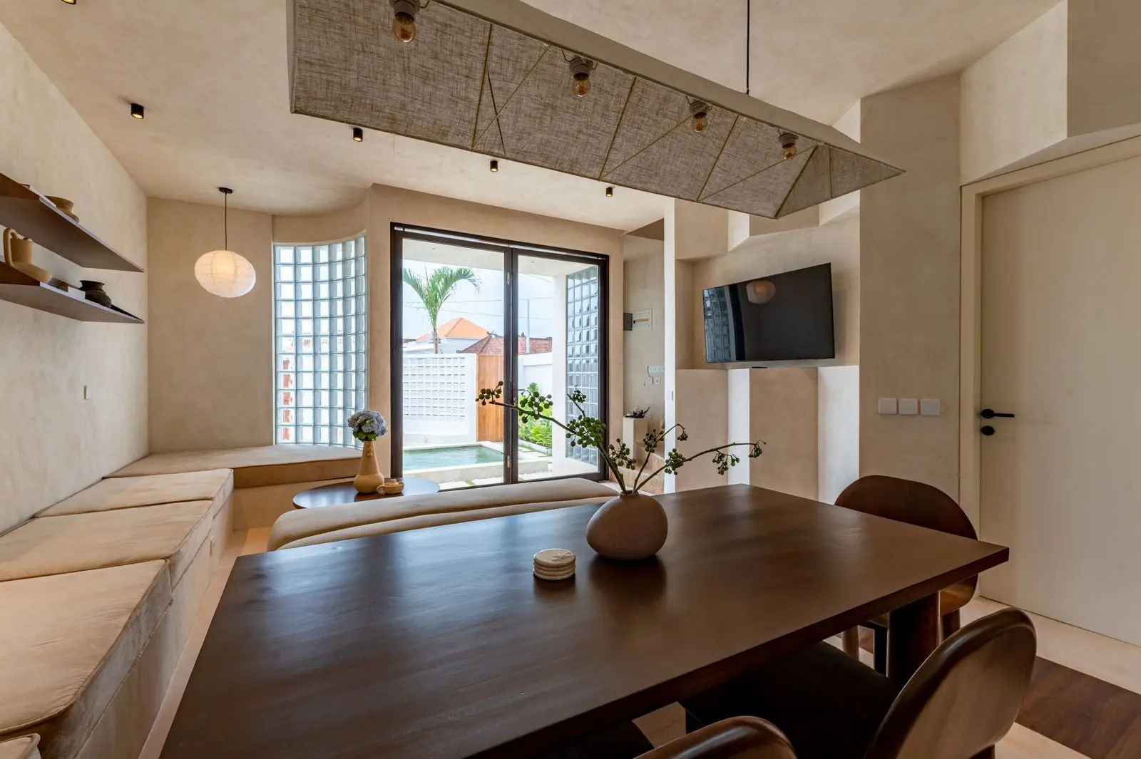 A LUXURY AND AESTHETHIC 1 BEDROOM VILLA in Canggu — image 3