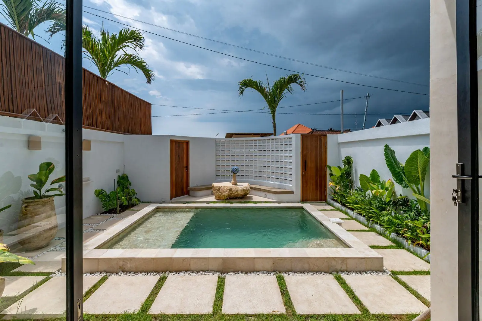 A LUXURY AND AESTHETHIC 1 BEDROOM VILLA in Canggu — image 4