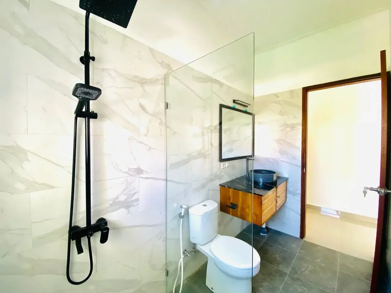 2 BEDROOM VILLA FULLY FURNISHED IN CANGGU PADONAN — image 4