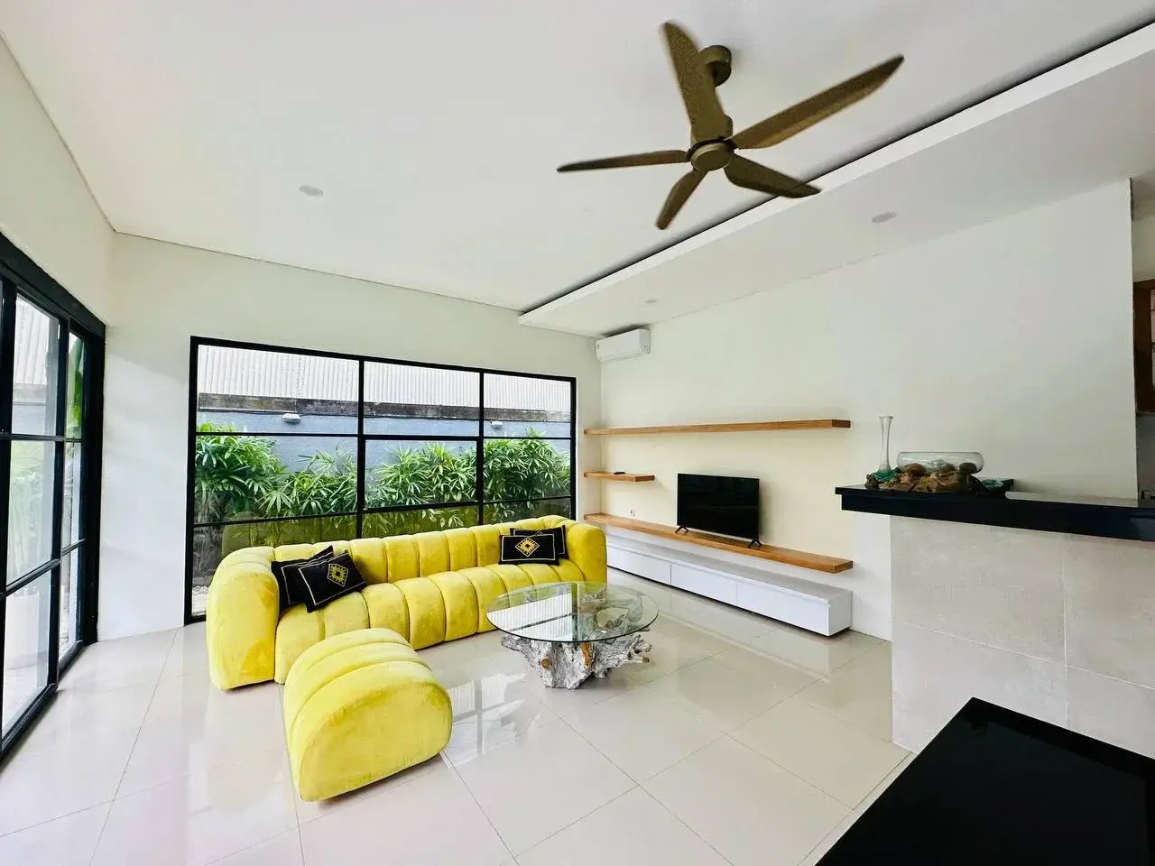 2 BEDROOM VILLA FOR LEASEHOLD IN UMALAS — image 1