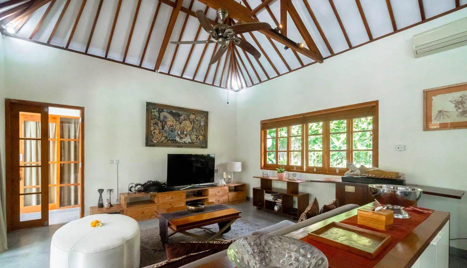 3 Bedroom Villa - Batu Bolong — image 3