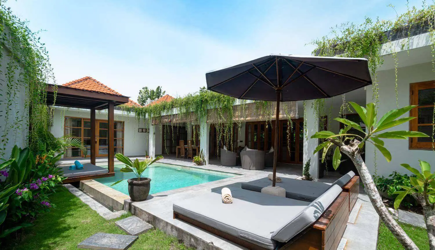 3 Bedroom Villa - Batu Bolong — image 2