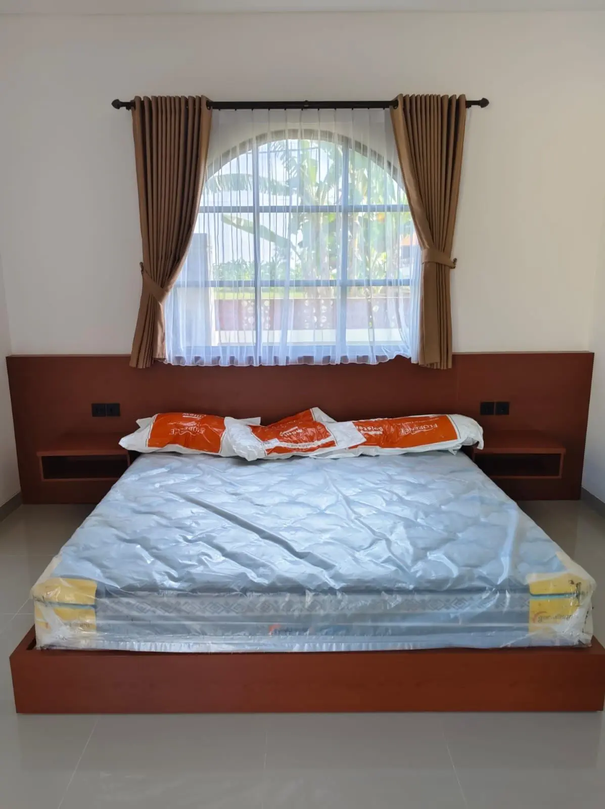 FOR SALE 3 BEDROOMS VILLA -LOVINA — image 2