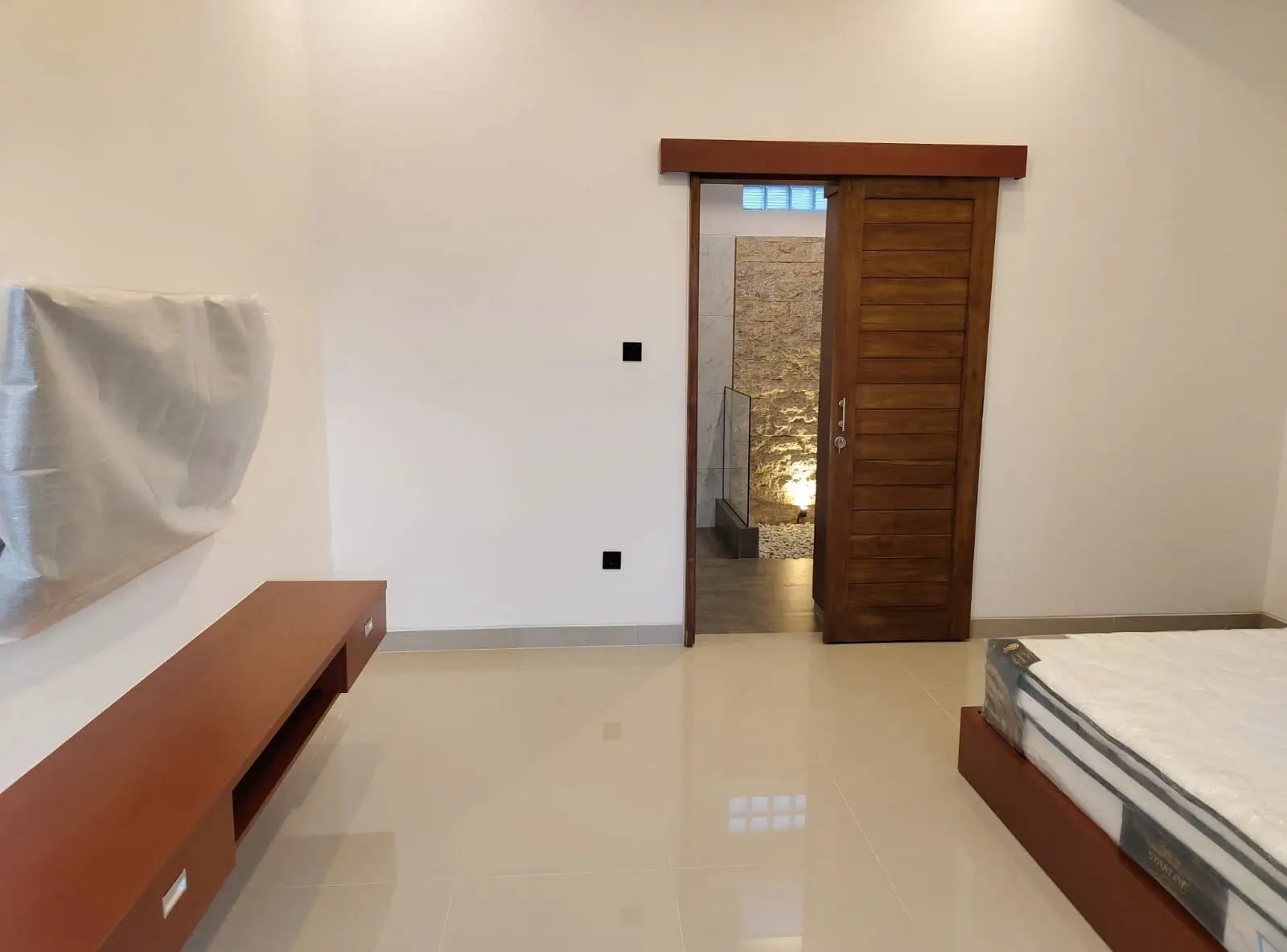 FOR SALE 3 BEDROOMS VILLA -LOVINA — image 3