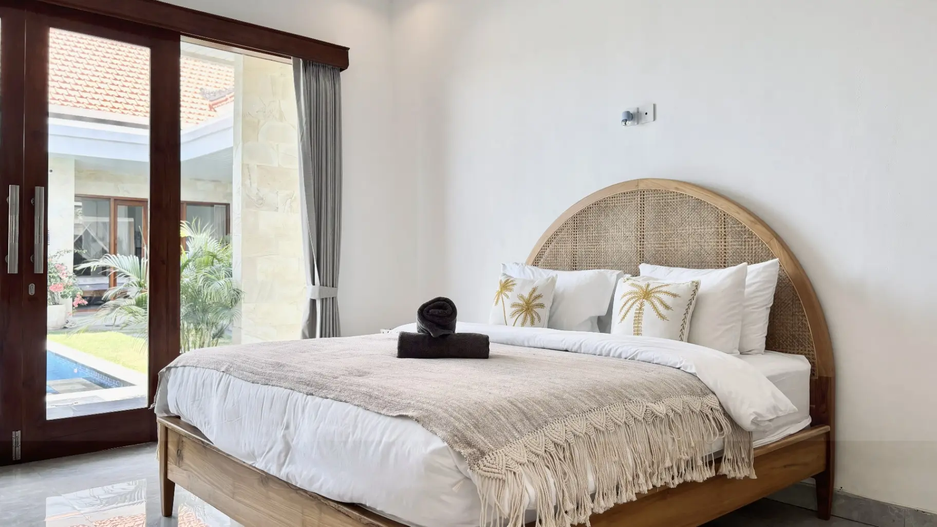 Stunning 3-Bedroom Pet-Friendly Villa with Private Pool in Abasan Berawa — image 1
