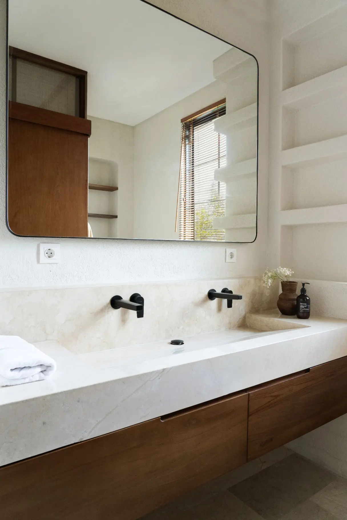 Two spacious bedrooms with king-size beds ensuite bathrooms and calming décor — image 4