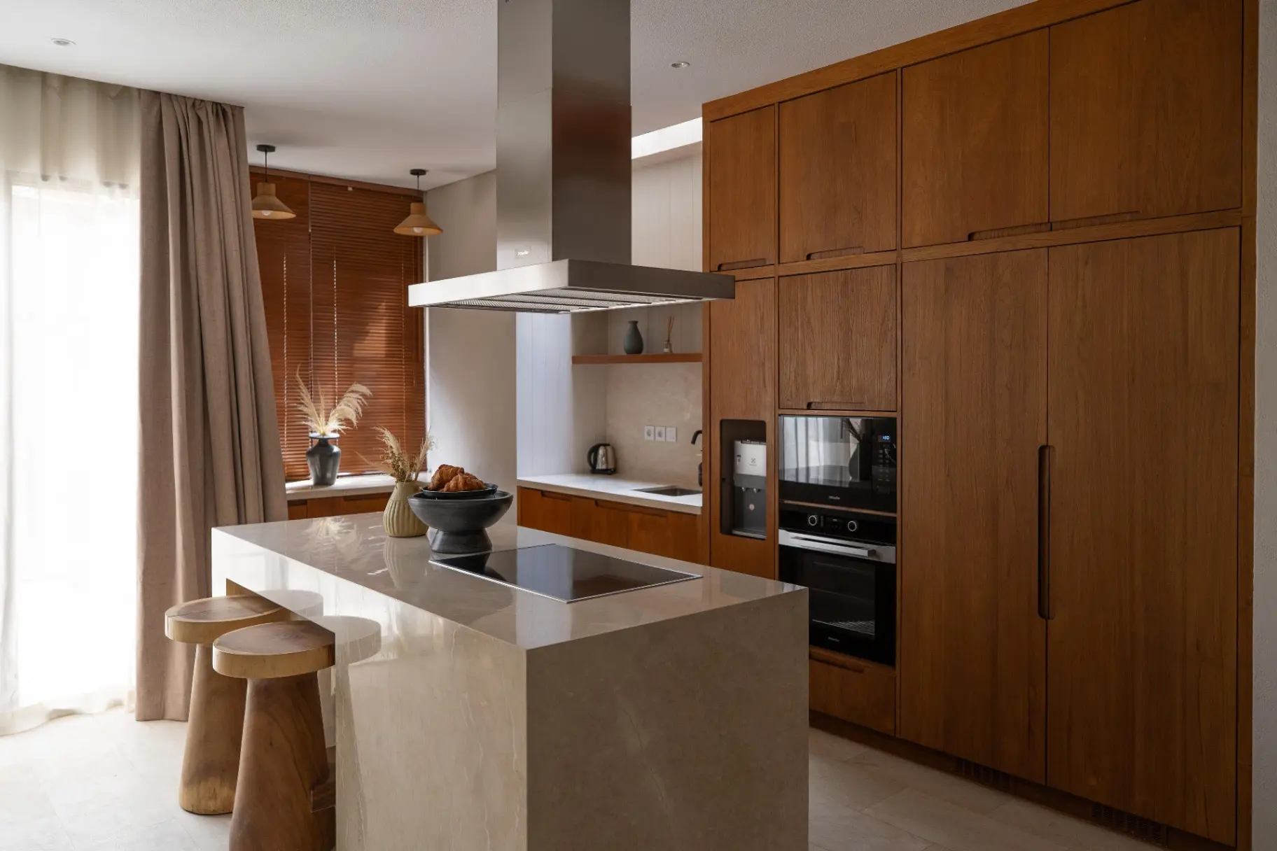 Villa Nilla # 9 – Modern Comfort with Enclosed Living in Canggu — image 3