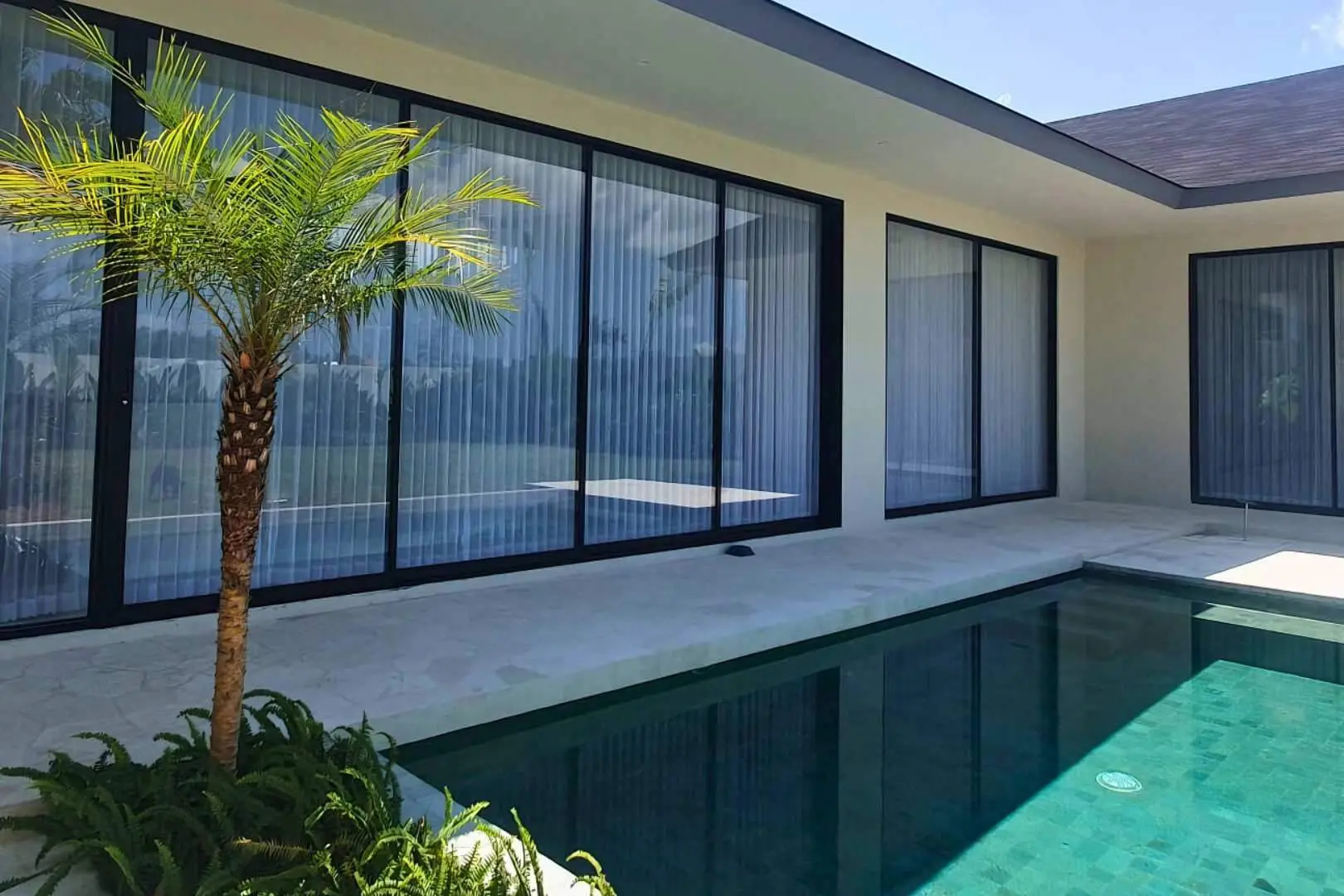 2BR Villa Spacious Garden - Near Beach — image 3