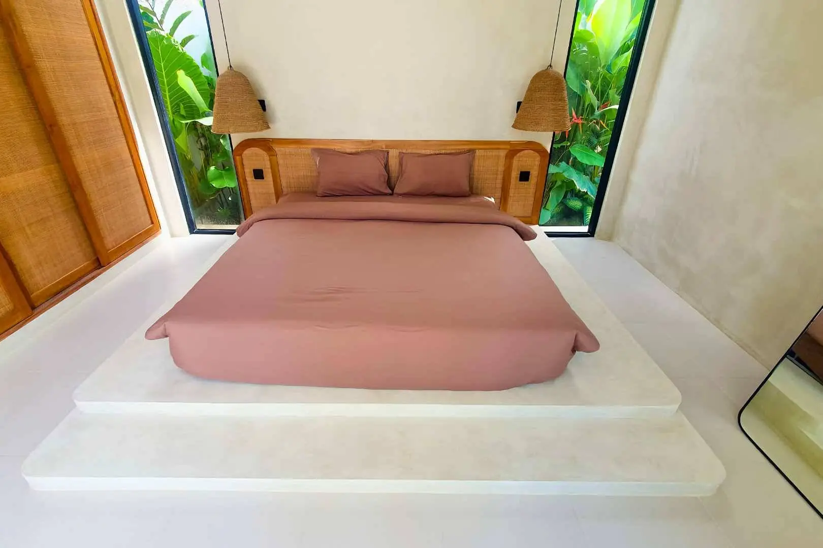 2BR Villa Spacious Garden - Near Beach — image 4