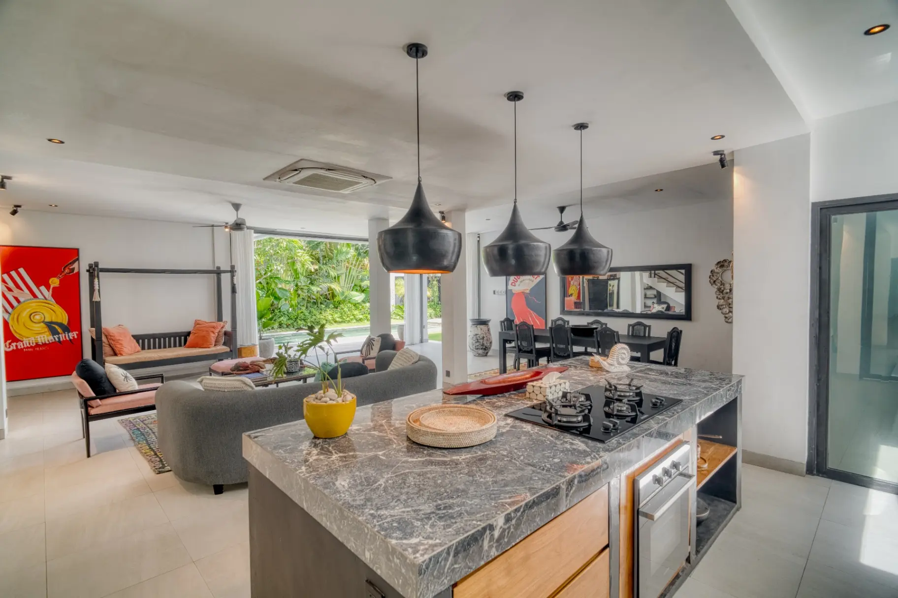 Villa Summerplace - Modern 5-Bedroom Luxury Villa near the beach