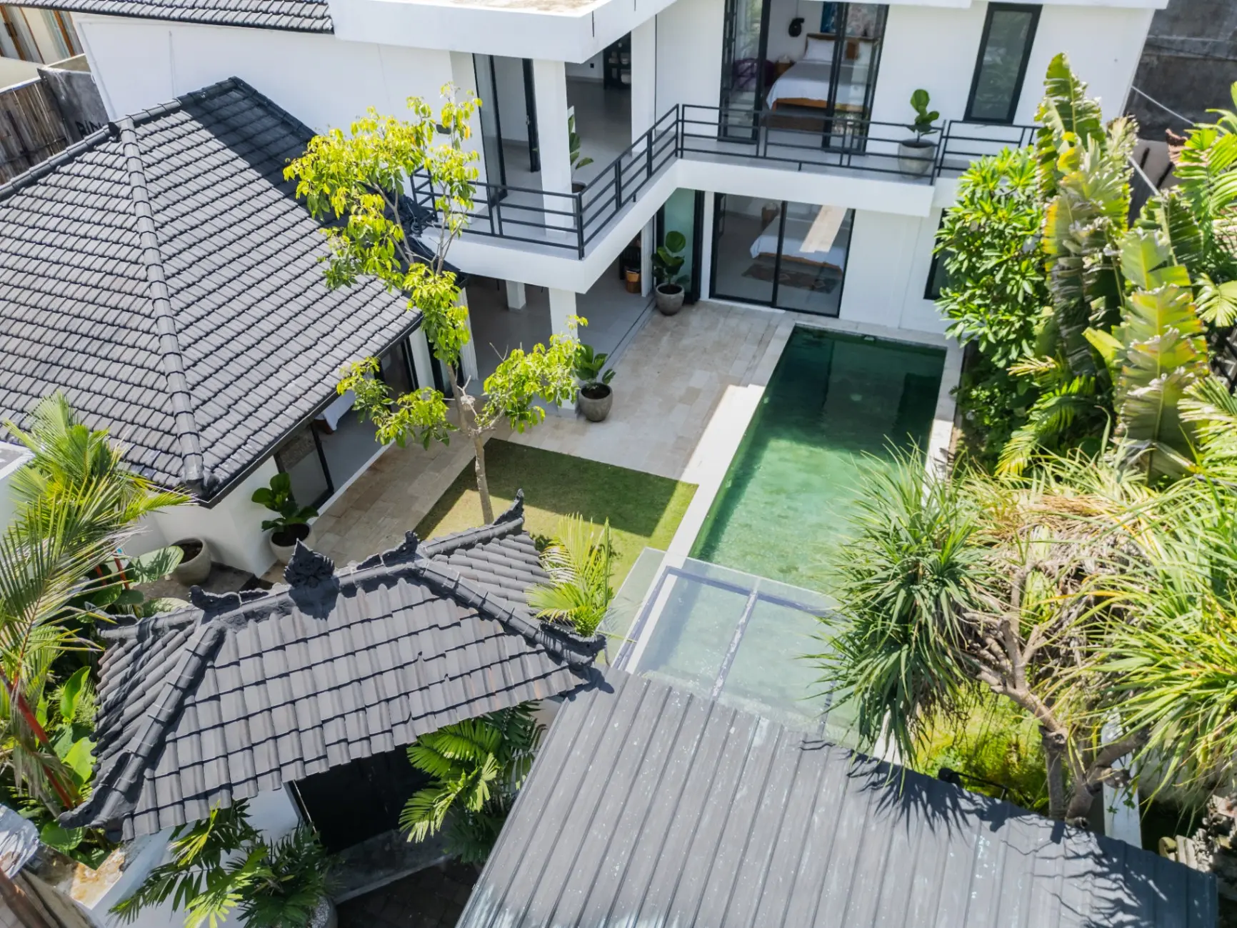 Villa Summerplace - Modern 5-Bedroom Luxury Villa near the beach — image 1