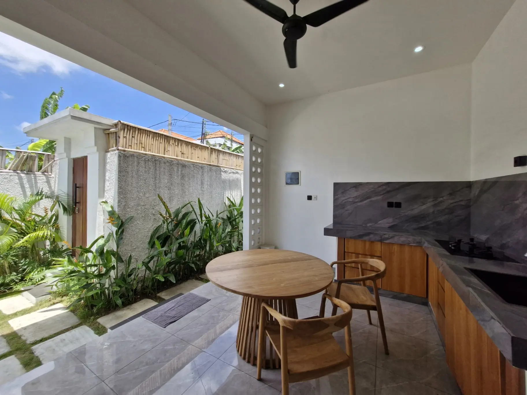 VILLA FOR LONG-TERM OR YEARLY RENT. Location in Padonan Canggu — image 2