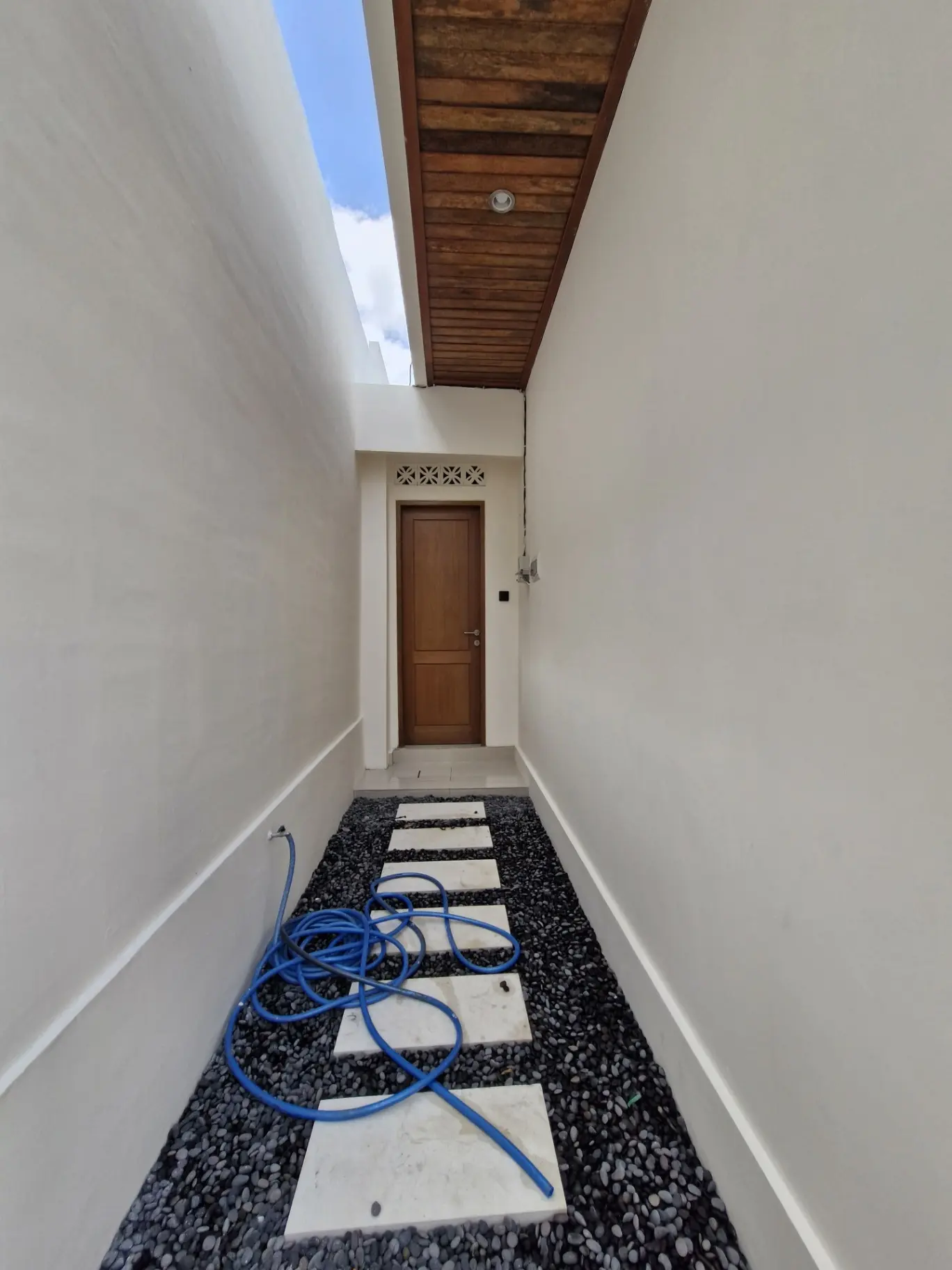 BRAND NEW TWIN VILLA IN KEROBOKAN! Good for business great location for AirBnb — image 3