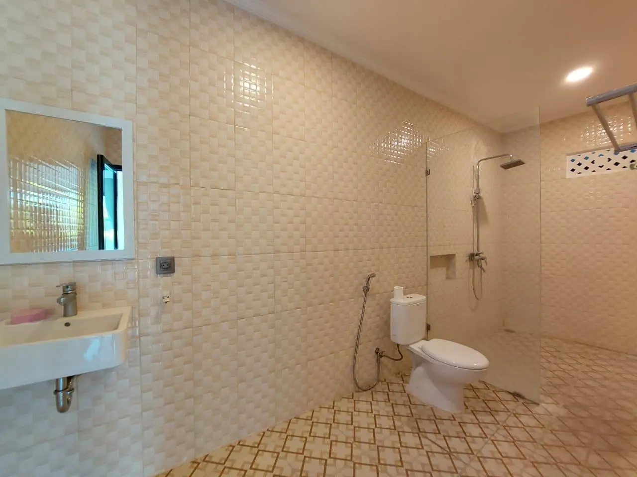 3BR VILLA FOR RENT IN KEROBOKAN | IP 816 — image 4