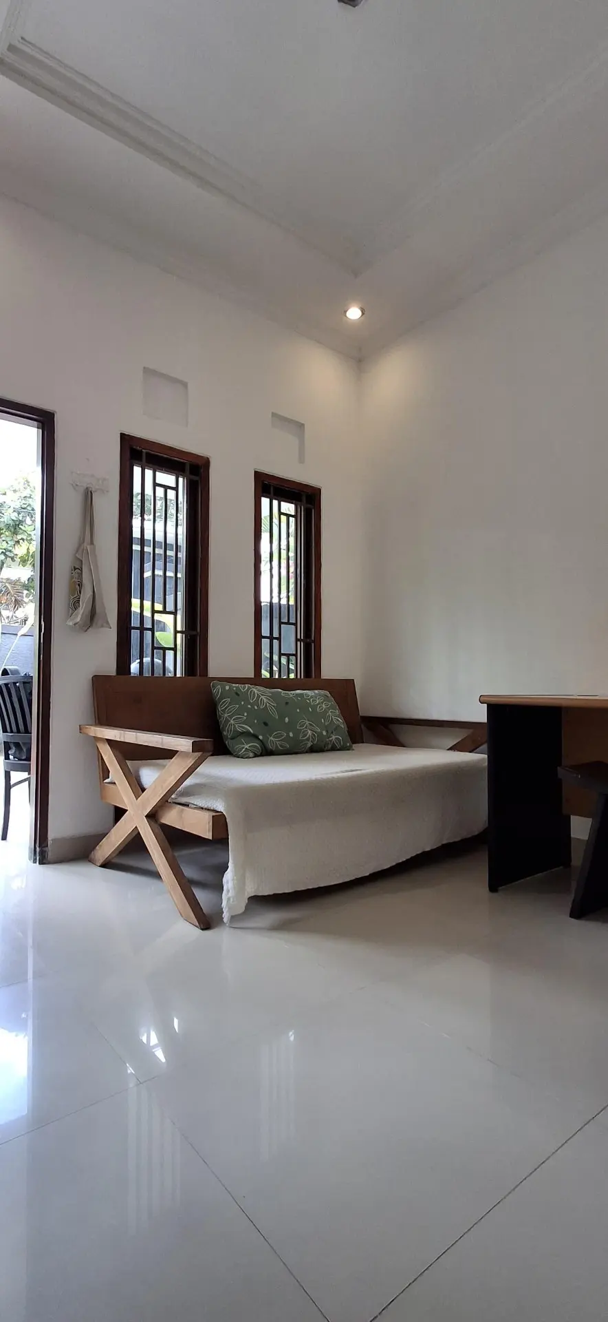 Cozy Surfer House in Quiet Area — image 2