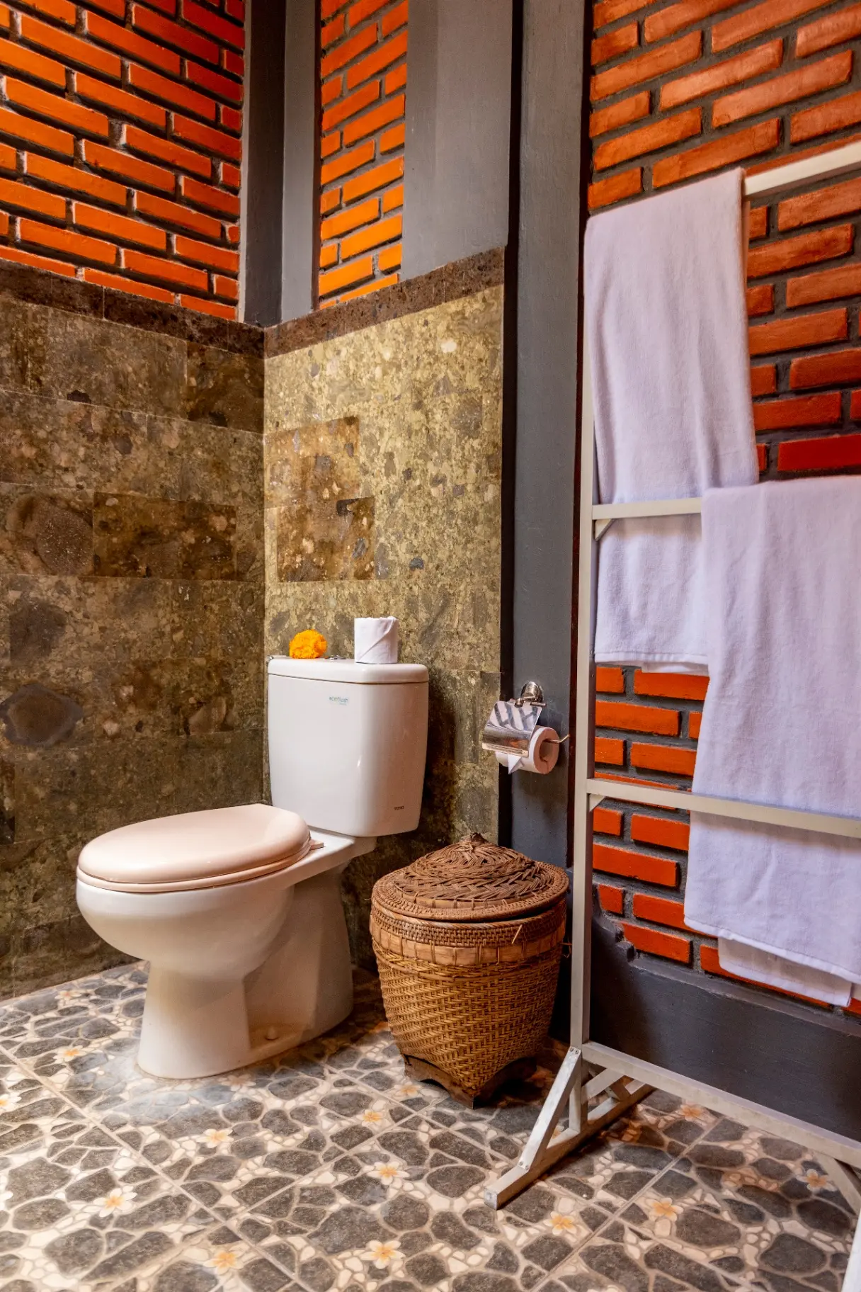 1 BEDROOM WITH KITCHEN AND BATHTUB AND RICEFIELD VIEW — image 4