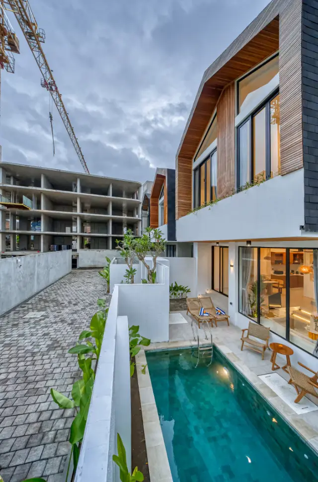 Tropical Charm 2bd Canggu Villa w/ Bathtub in Bedroom | Construction Near — image 3