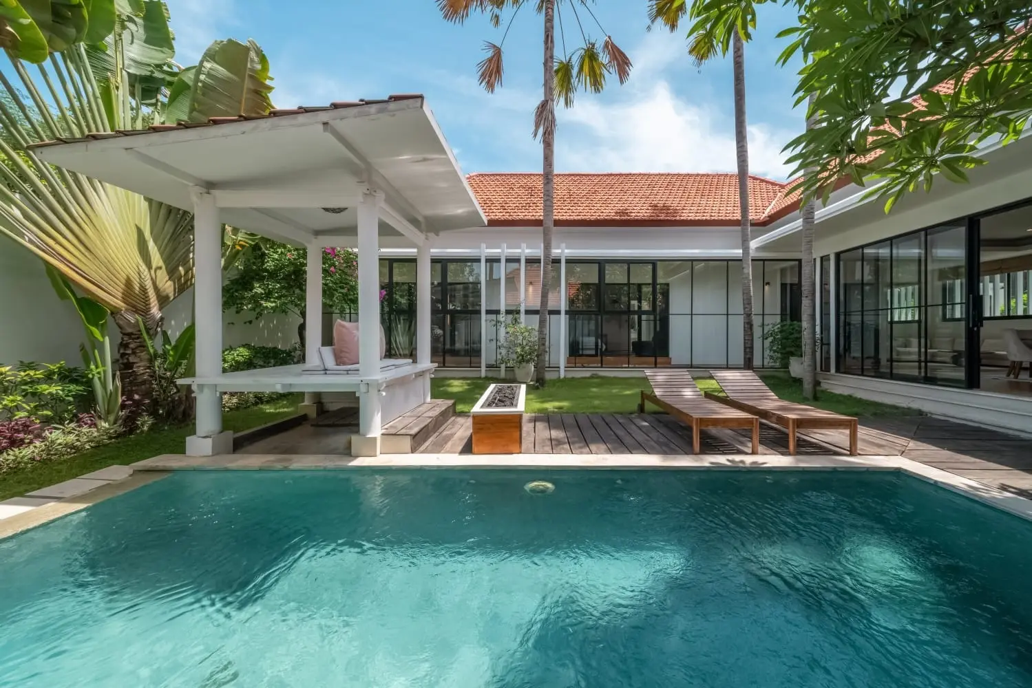 Villa For Rent 3 Bed In Berawa Tibubeneng Bali AK-3613