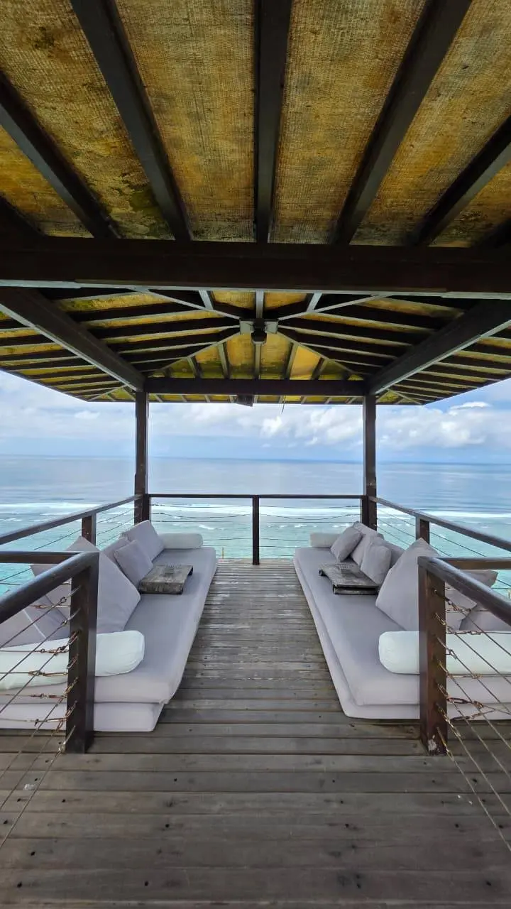 DO 96 - CLIFF EDGE OCEAN VIEW VILLA FOR SALE IN PANDAWA BALI — image 3