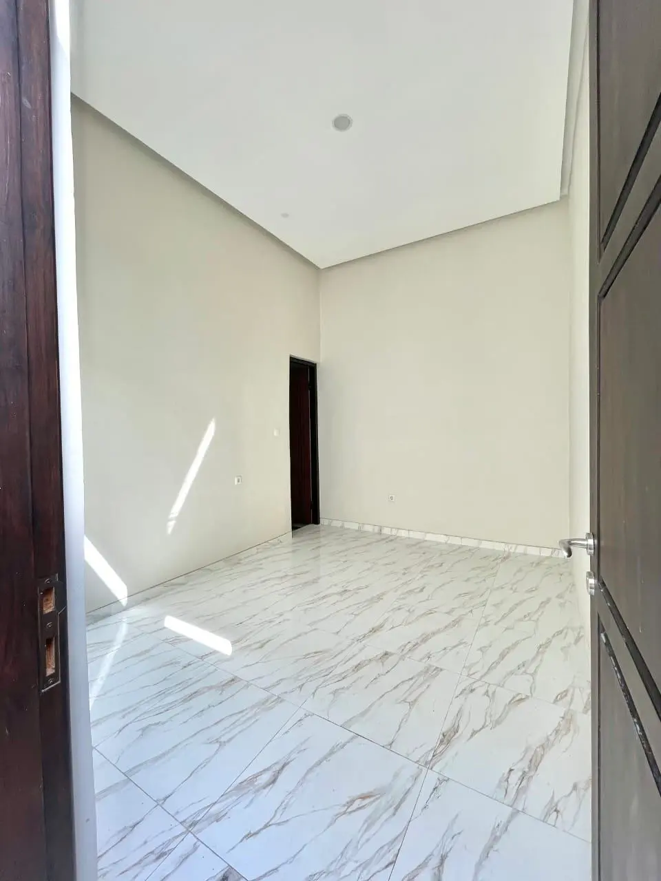 3BR Unfurnished House with Pool At Teuku Umar Denpasar near Kerobokan — image 1