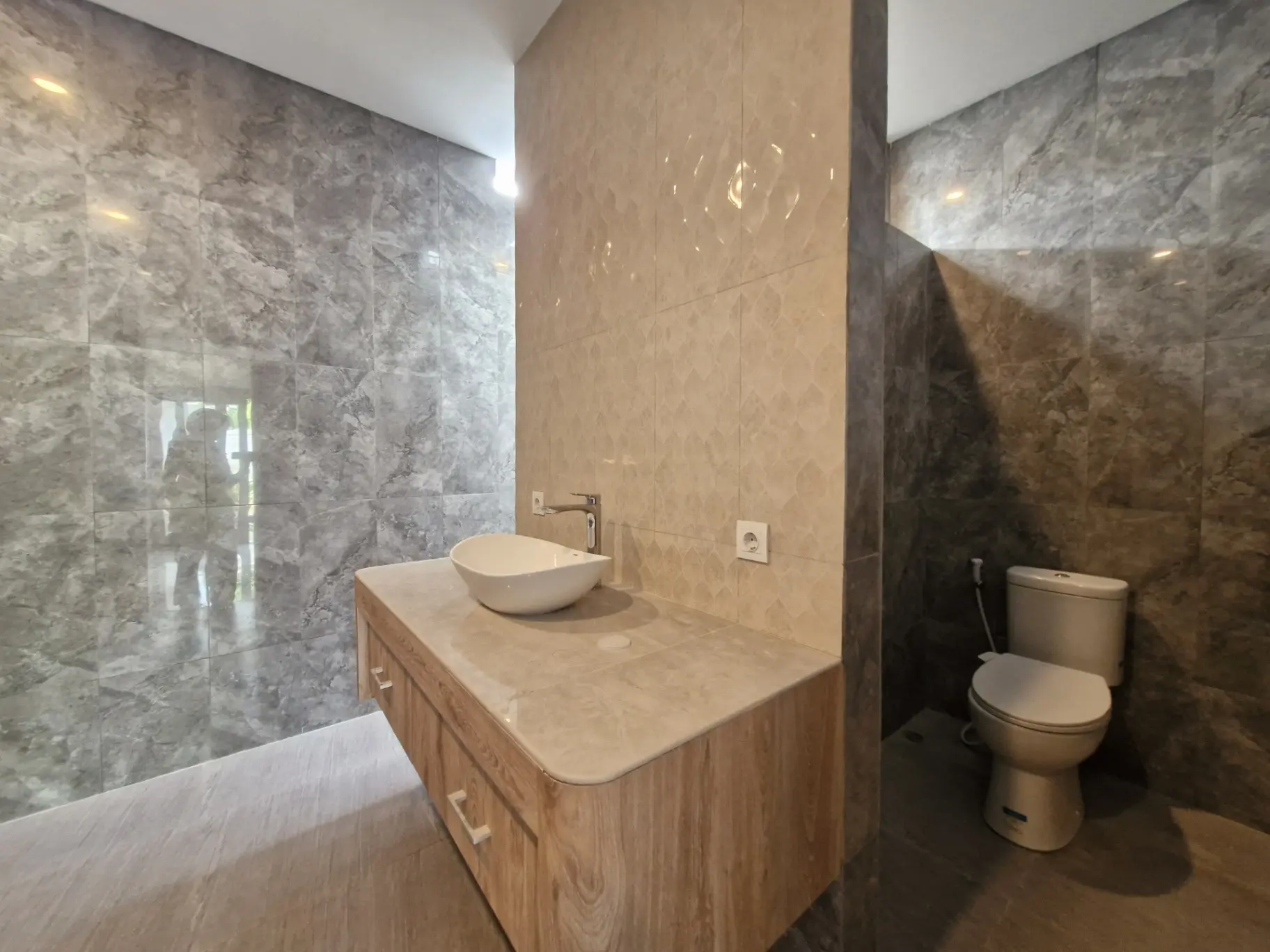 BRAND NEW TWO BEDROOMS VILLA IN KEROBOKAN!! — image 1