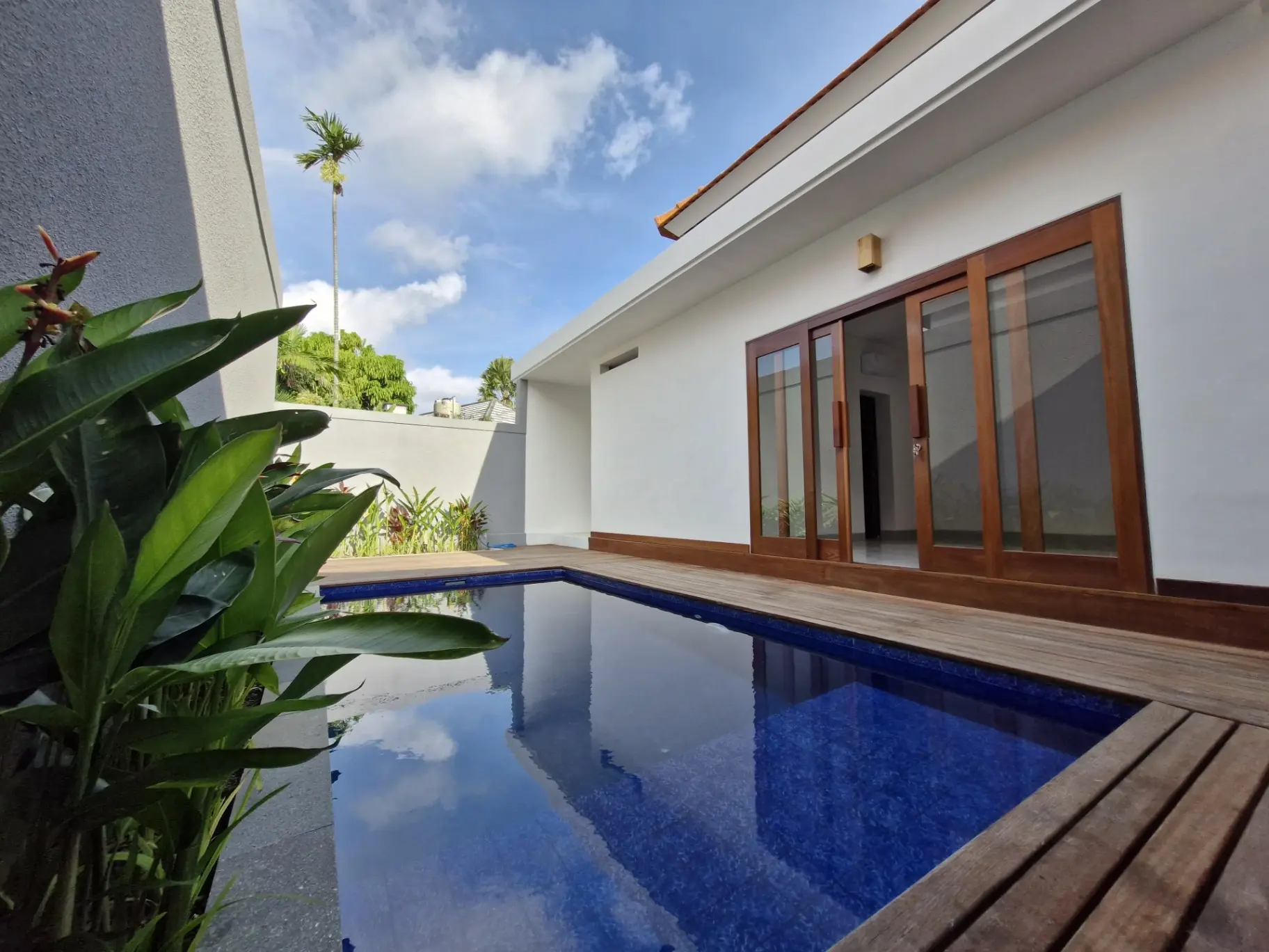 BRAND NEW TWO BEDROOMS VILLA IN KEROBOKAN!!