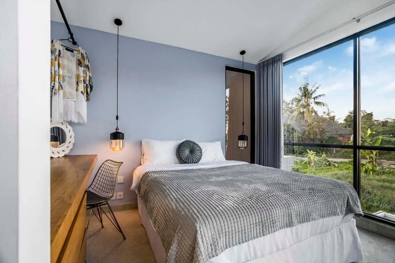 Mr. & Mrs. W Pererenan - Modern 2BD w/ Pool 7 mins to Pererenan Beach — image 1
