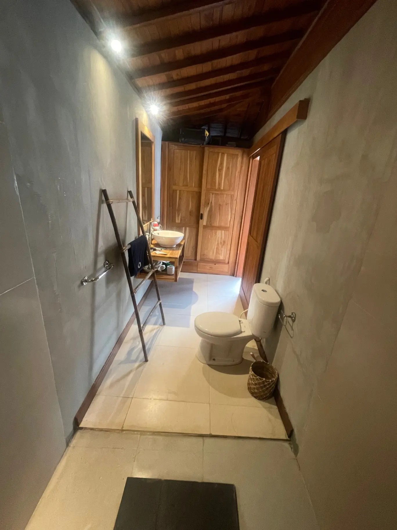 Private Room in Quiet 2BR Villa – Independent Living | 30 sec to Omni Gym — image 1