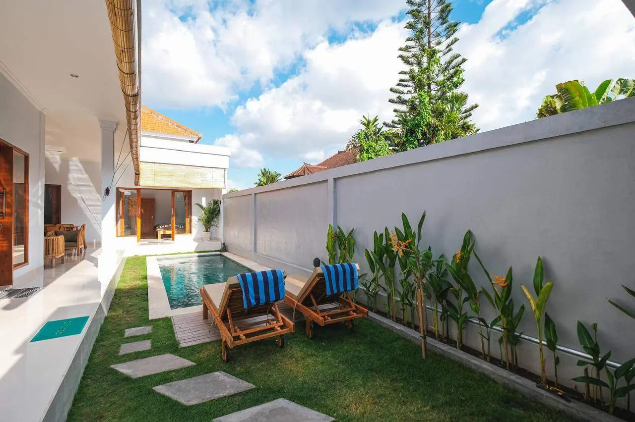 3 Bedroom Villa Fully Furnished in Padang Linjong - AF511 — image 1
