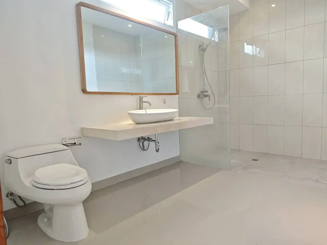 3 BEDROOM VILLA CLOSE TO PERERENAN BEACH — image 3