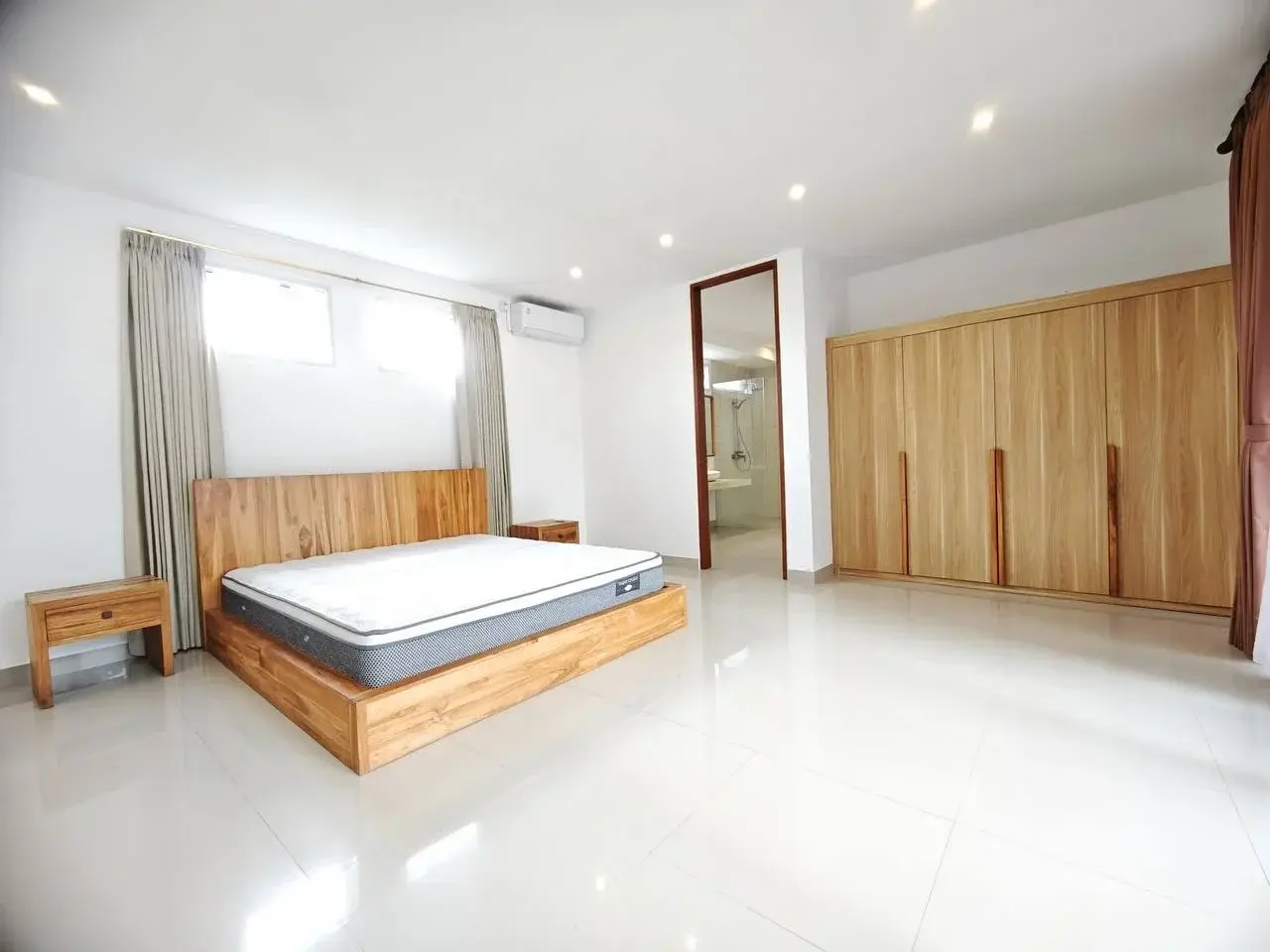 3 BEDROOM VILLA CLOSE TO PERERENAN BEACH — image 2