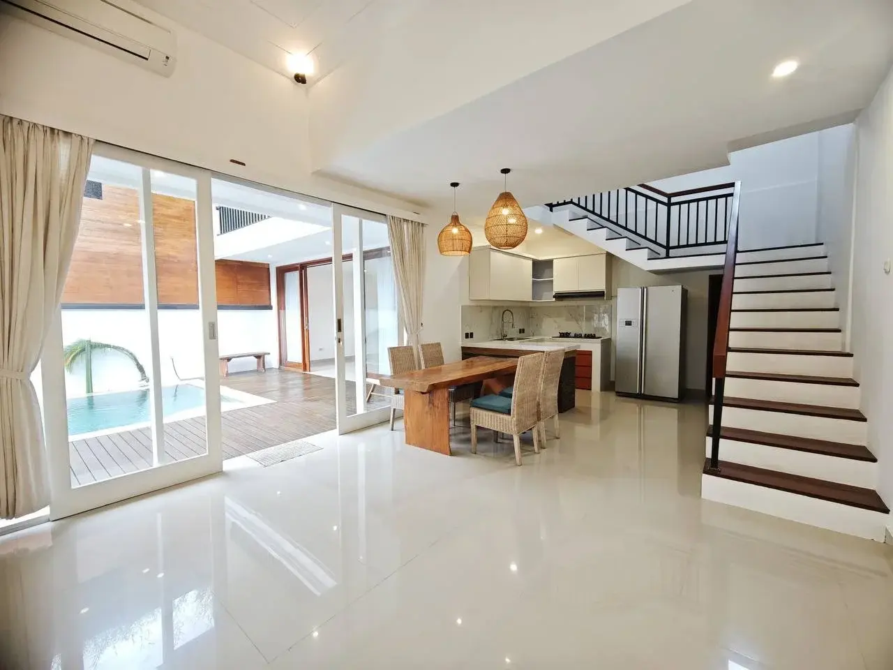 3 BEDROOM VILLA CLOSE TO PERERENAN BEACH — image 1
