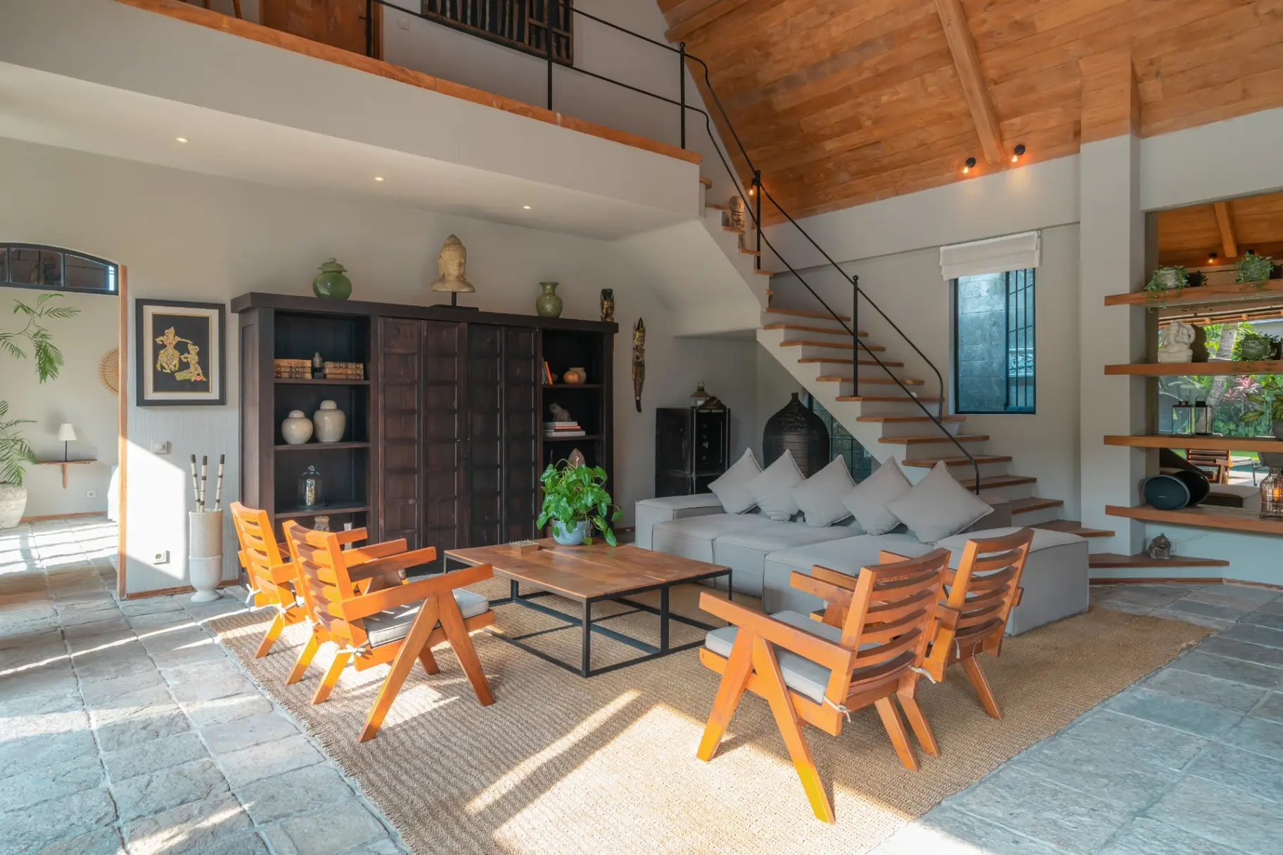 Villa Nehal - Luxury 5BR Villa with 20m Pool and Huge Garden!! — image 4