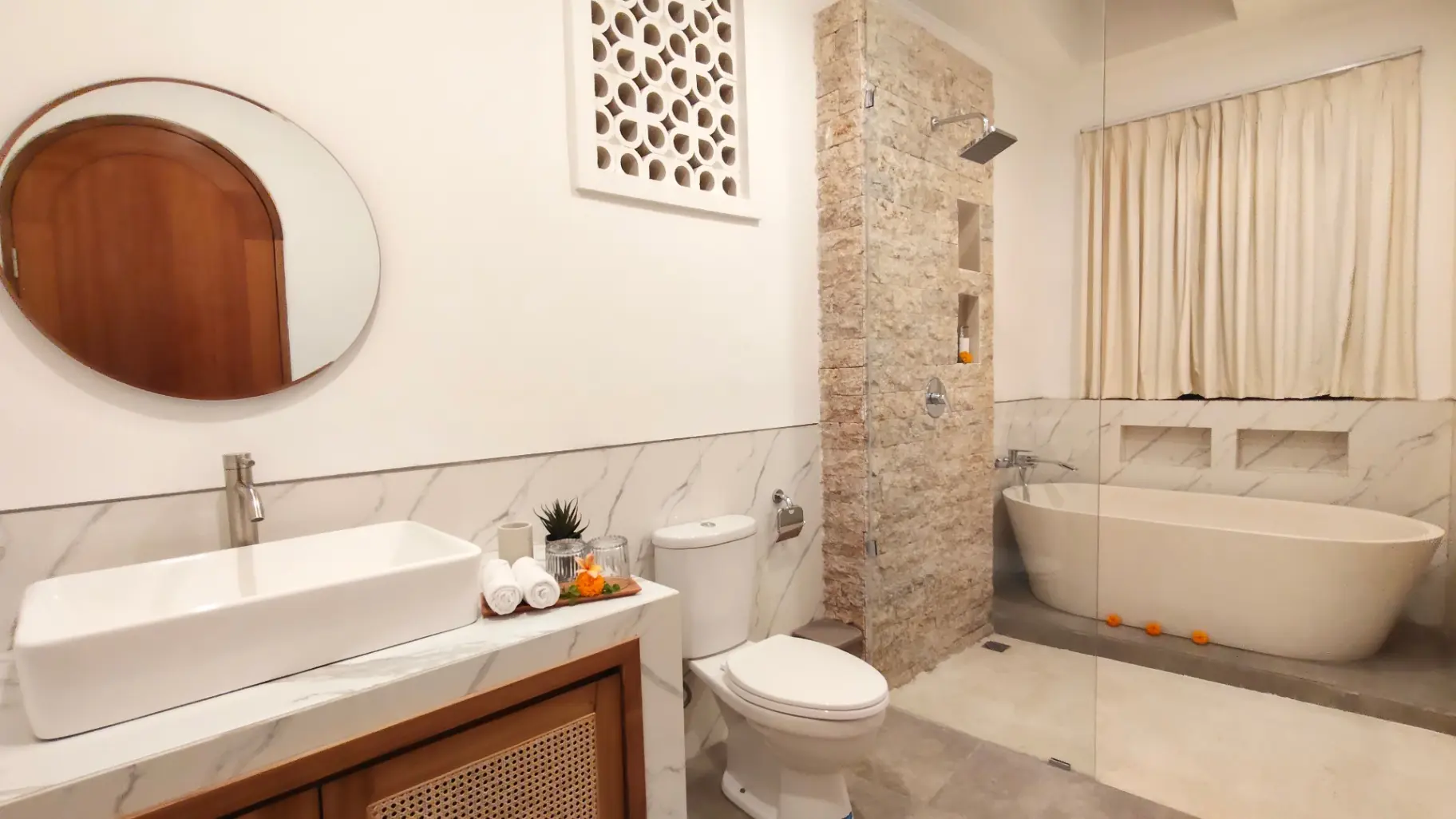 Modern 2BR Pool Villa Near Kedungu Beach — image 3