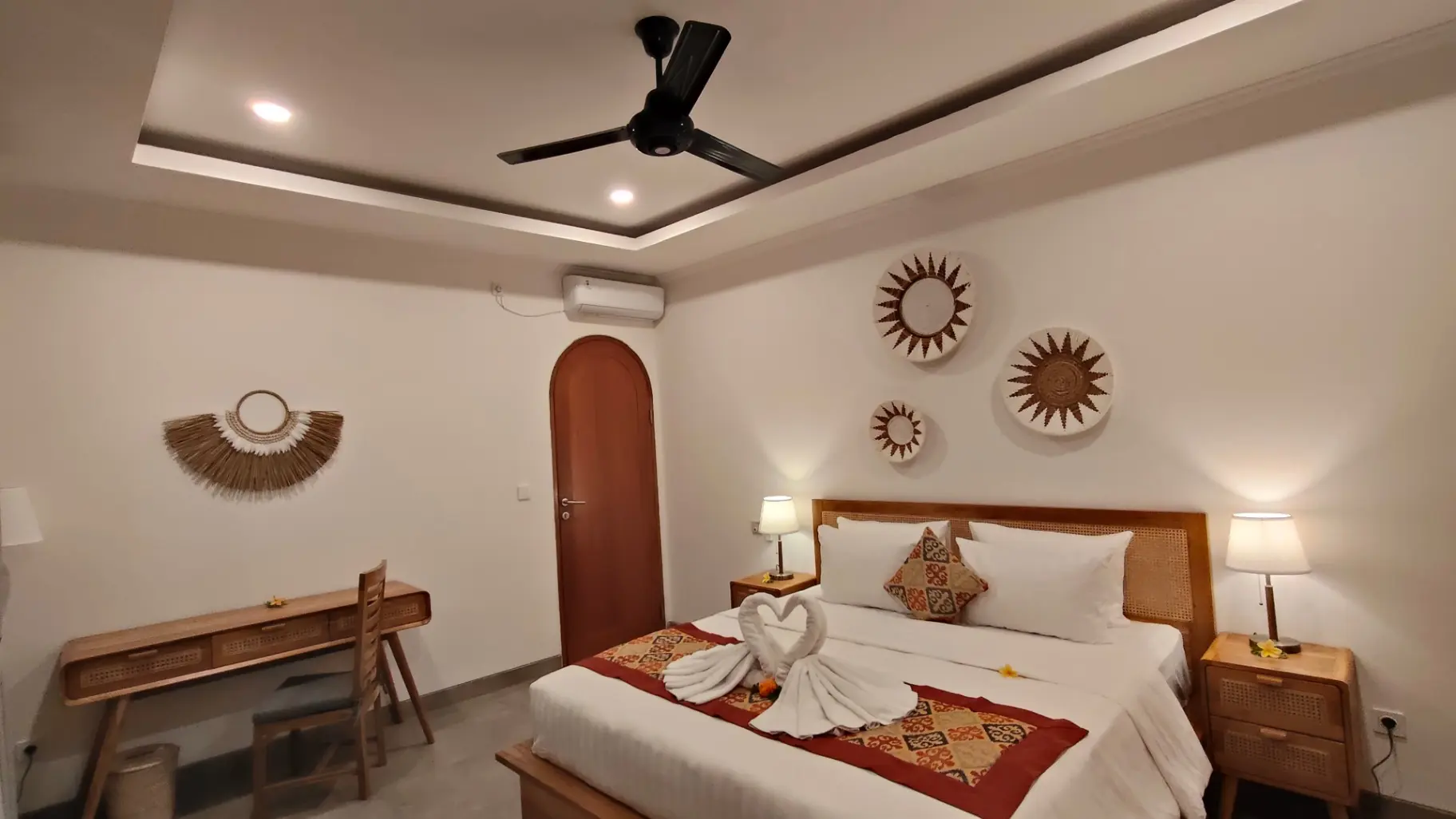 Modern 2BR Pool Villa Near Kedungu Beach — image 4