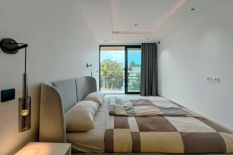 5-Bedroom Villa with Solar Power and Premium Smart Home Features in Tumbak Bayuh — image 3