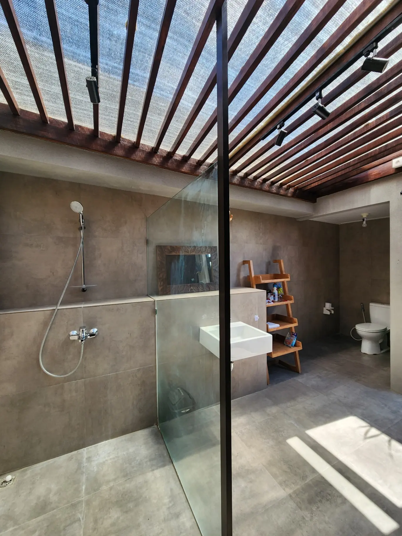 DO 56 - Wooden House Concept in Nusa Dua Bali — image 1