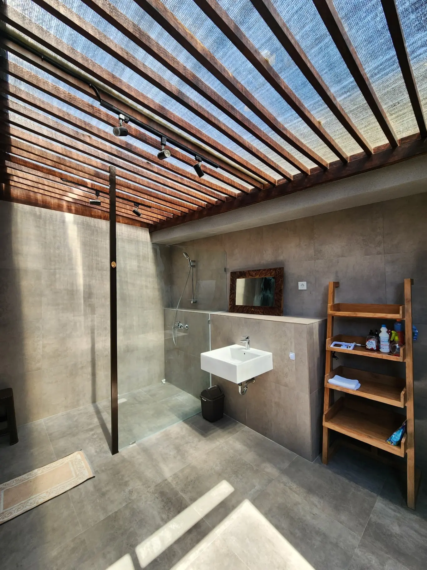 DO 56 - Wooden House Concept in Nusa Dua Bali — image 2
