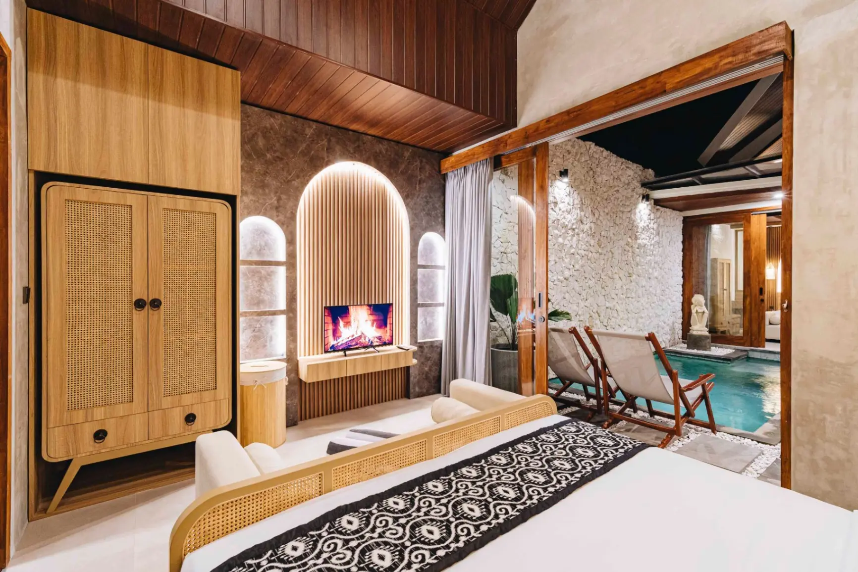 FREEHOLD- BRAND NEW 2 BEDROOM VILLA IN NUSA DUA — image 2