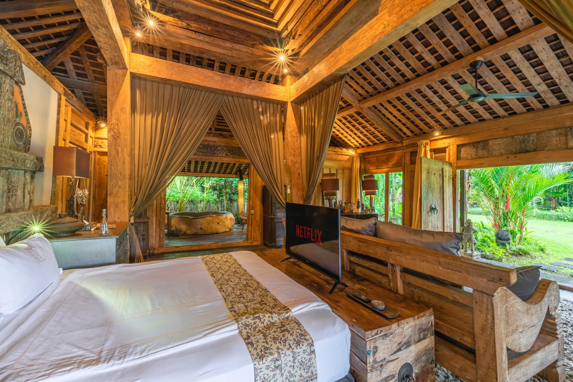Villa Asli – Huge 5 Bedroom in Batubelig Only 1 Minute Walk to the Beach!! — image 4