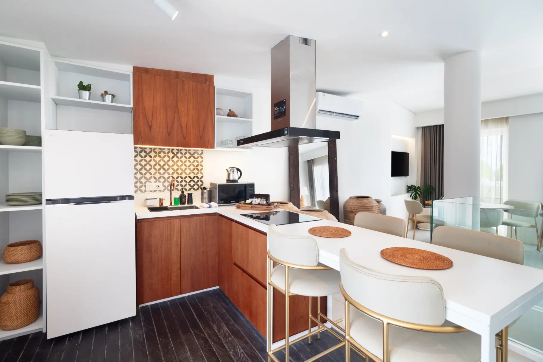 The Cruise - Luxury 2 Bedroom Sky Pool Penthouse with ocean view in Canggu — image 4