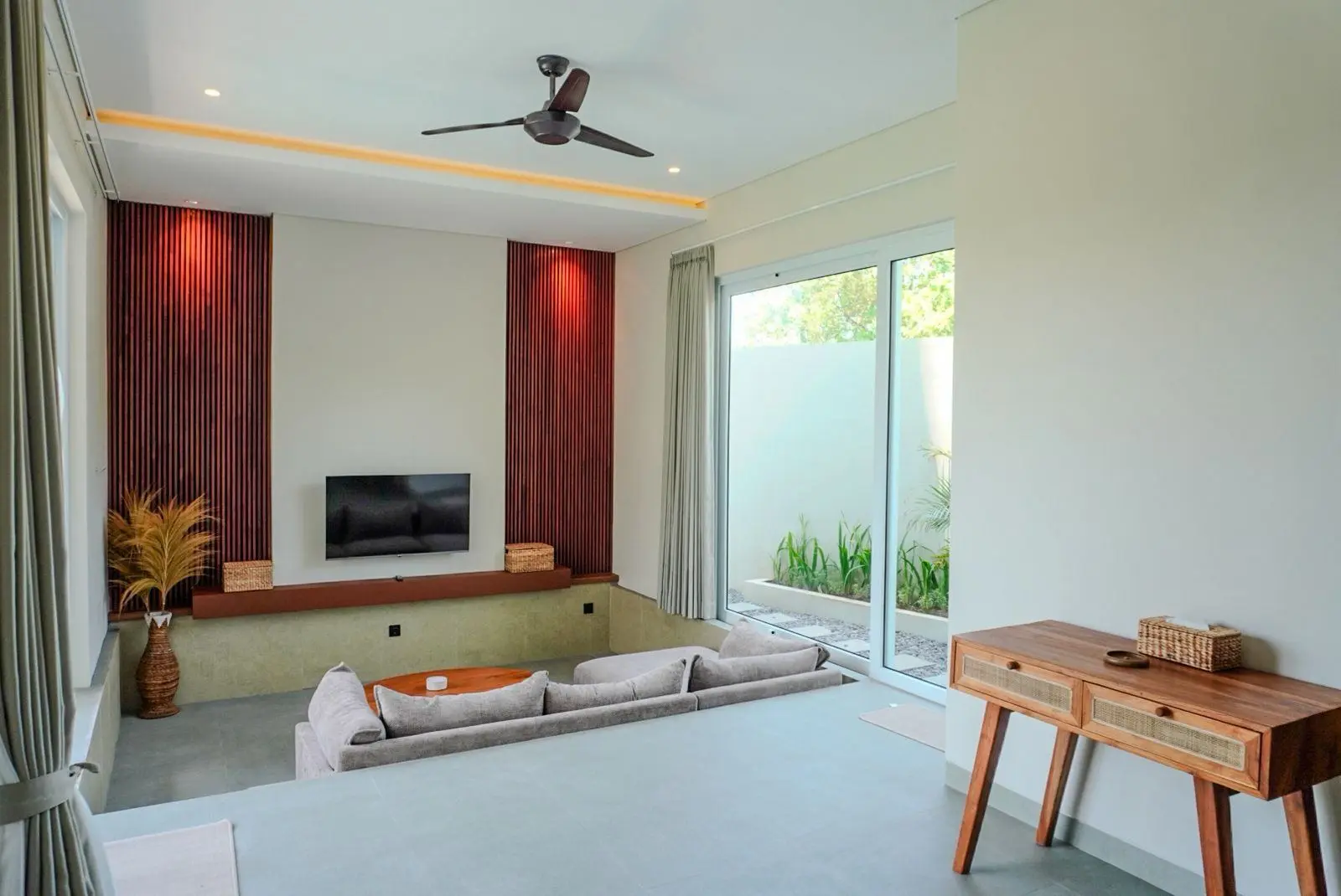 2BD Villa Evolution Ocean View Cemagi — image 2