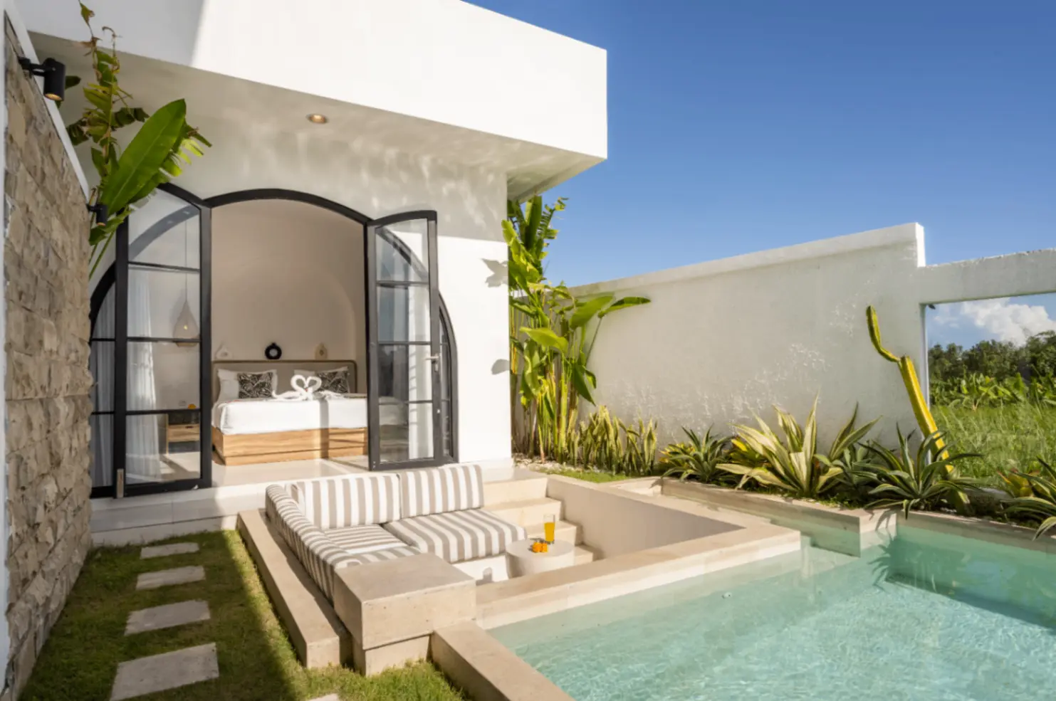 Cozy 2bd Mediterranean Canggu Villa w/ Pvt. Pool — image 1