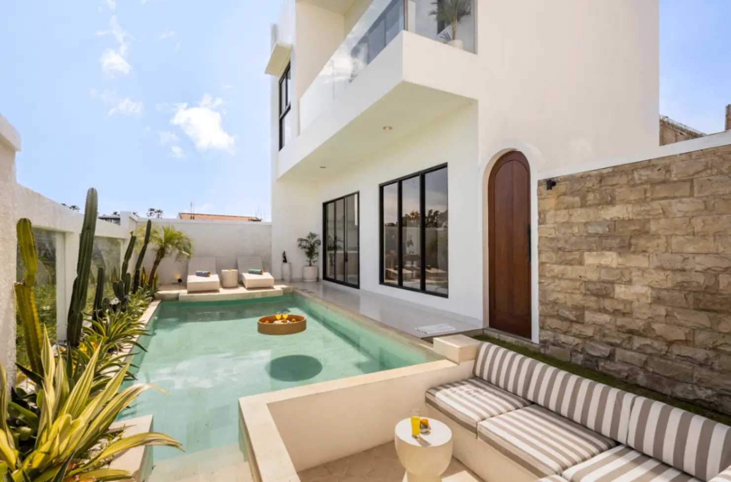 Cozy 2bd Mediterranean Canggu Villa w/ Pvt. Pool — image 3