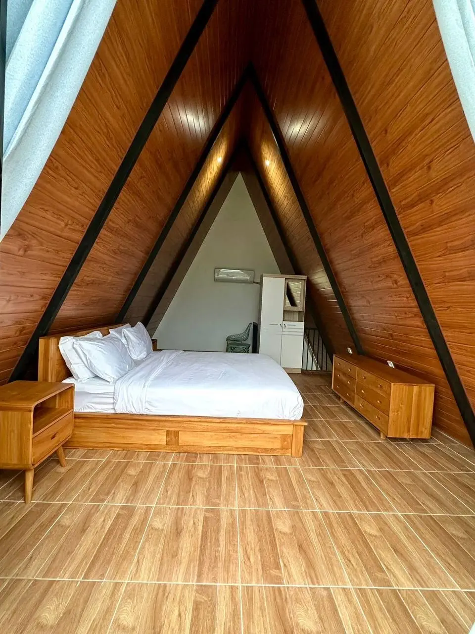 Modern 1 Bedroom Villa in Munggu near Tumbak Bayuh — image 4