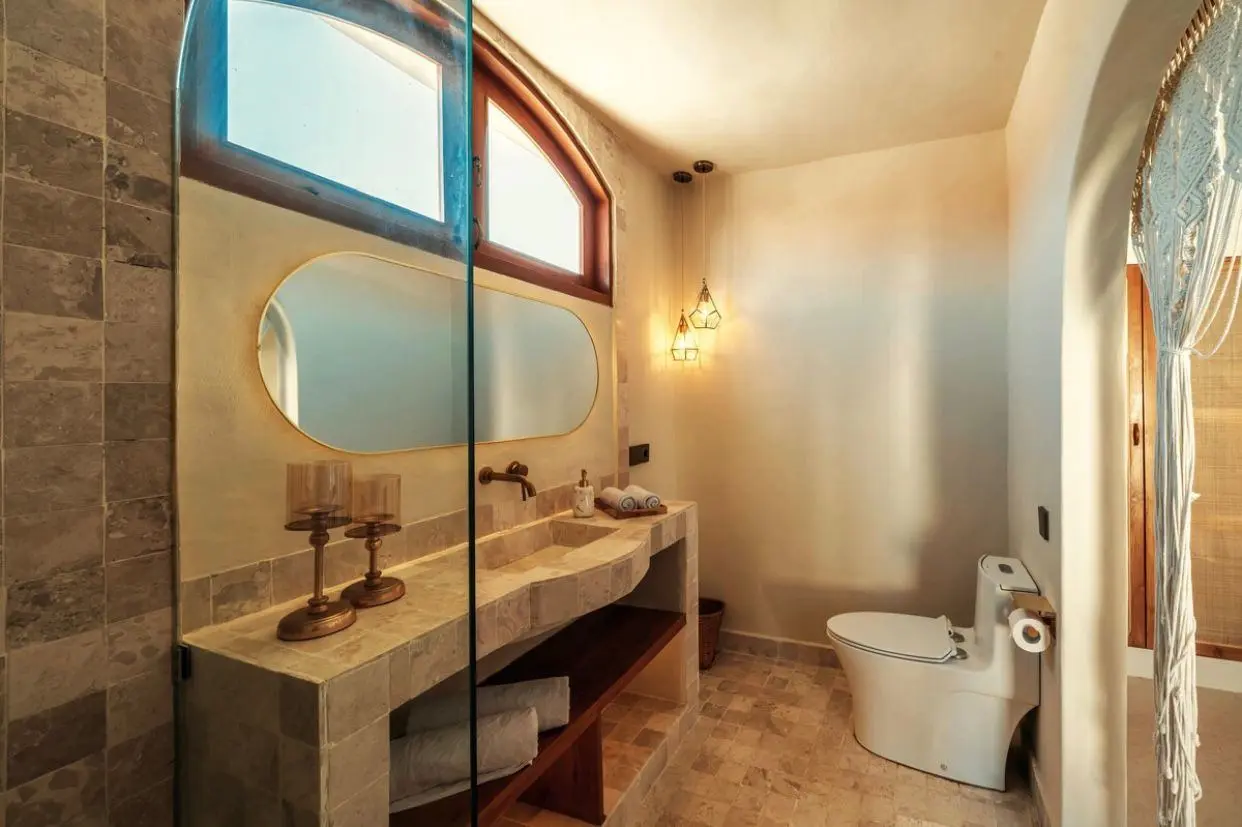 Villa Yamuna: Magnificent 5BR Villa 3Min to Berawa Beach — image 4