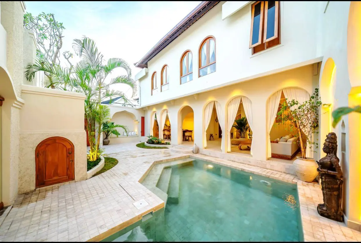 Villa Yamuna: Magnificent 5BR Villa 3Min to Berawa Beach