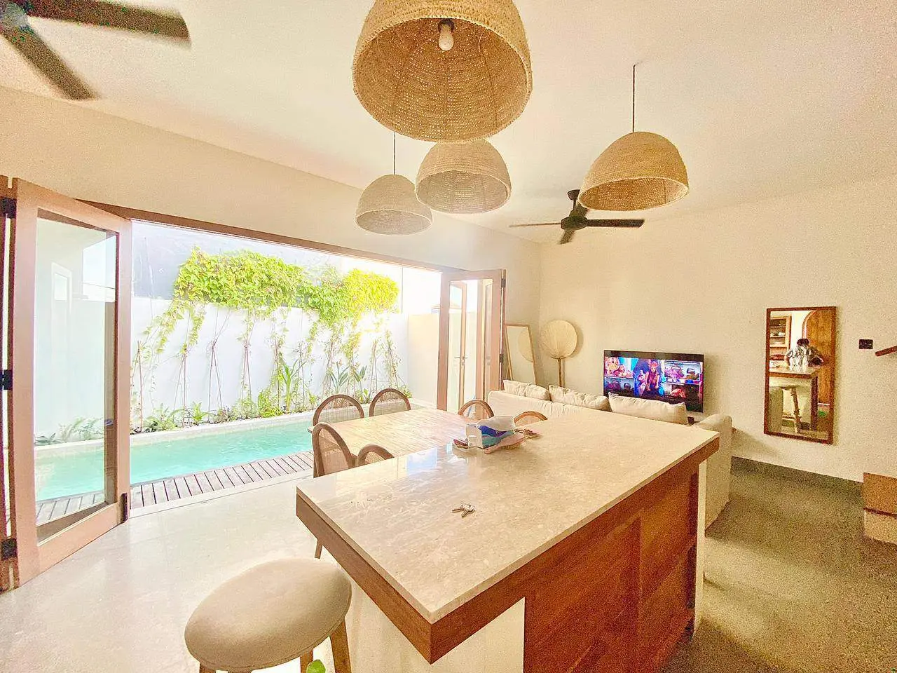 Modern 3 Bedrooms Villa in Tumbak Bayuh — image 1
