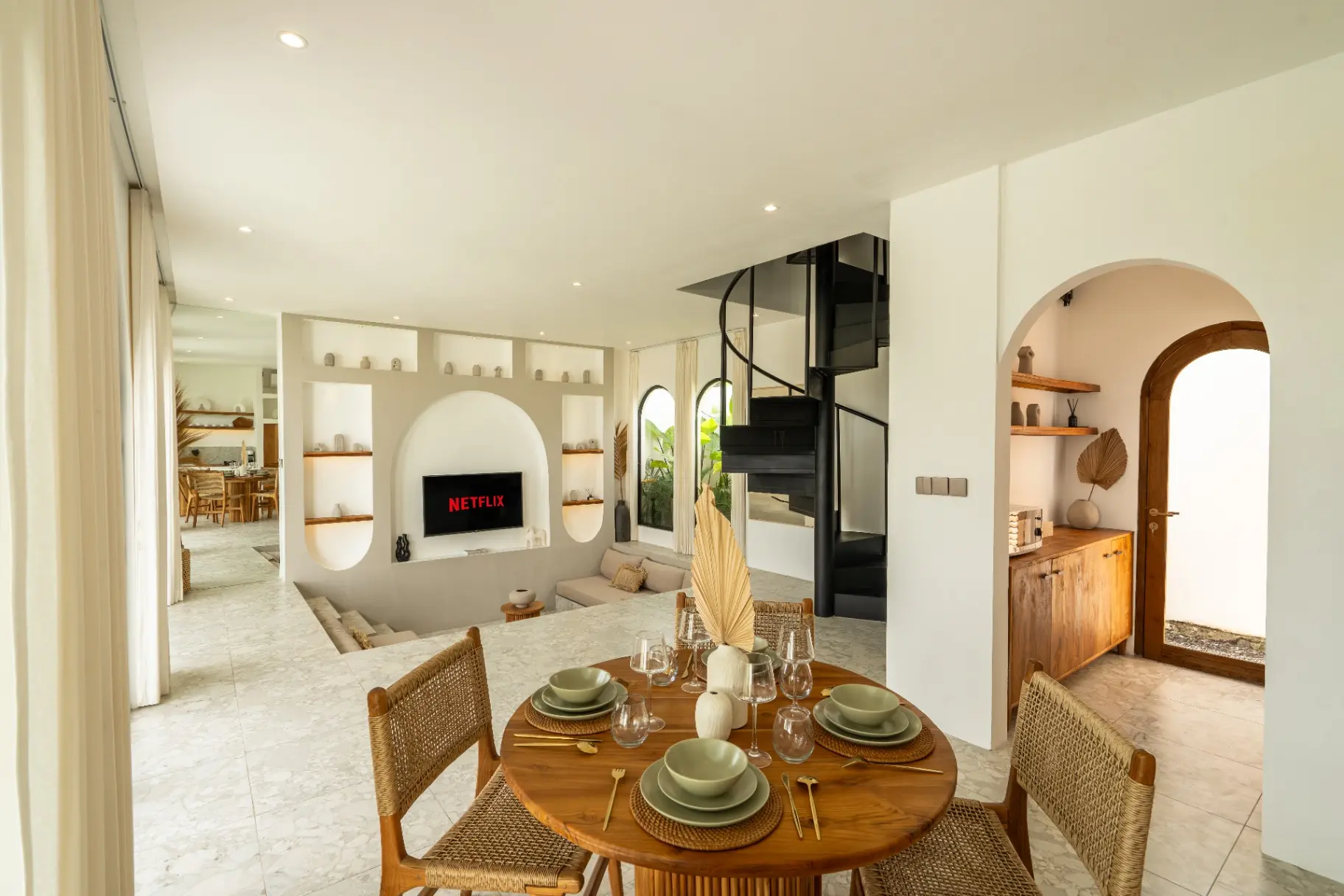 Solara - Pererenan 2BR Villa Pool & Rooftop w/ Paddy views